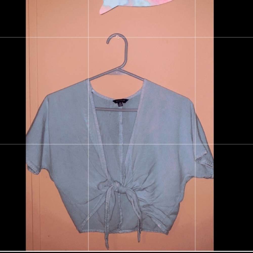 XS crop top with tie in front